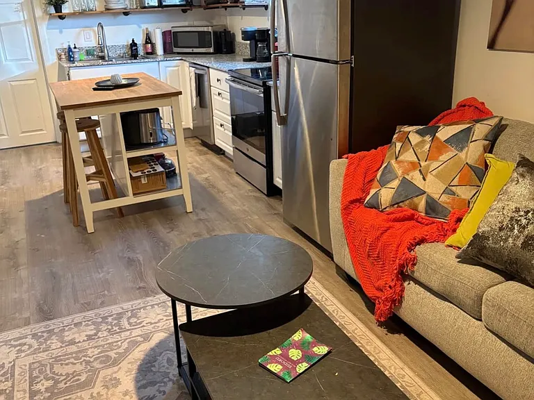 1033 E Logan Ave #2 — Photo 7
