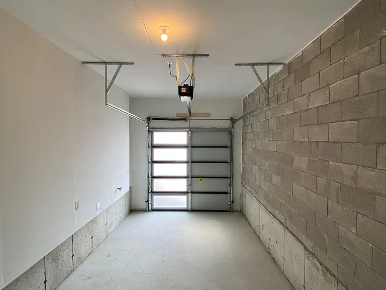 4 Kamper Ave — Photo 33