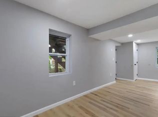 212 4th Ave #A, Halethorpe, MD 21227