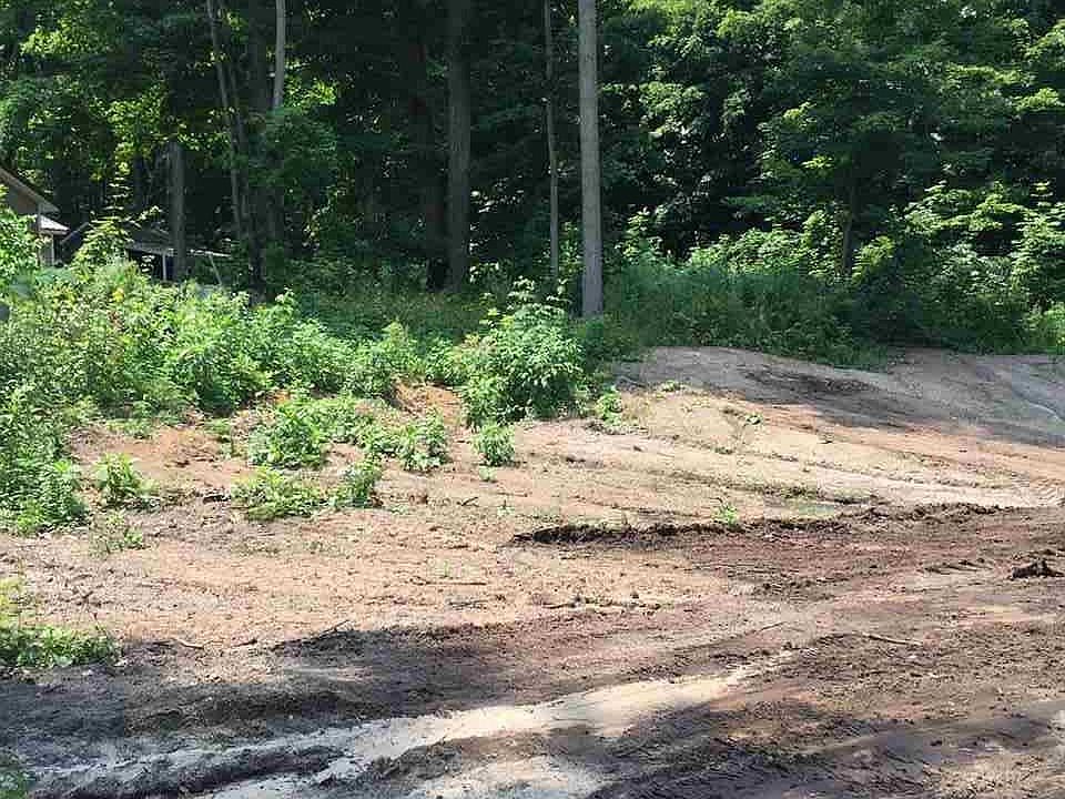2nd image of 3908 White Birch Dr