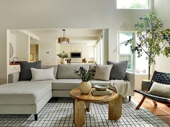 2184 Canyon Dr, Costa Mesa, CA 92627