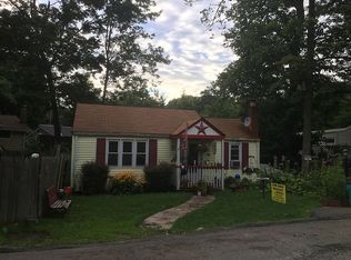 51 Winona Trl, Lake Hopatcong, NJ 07849