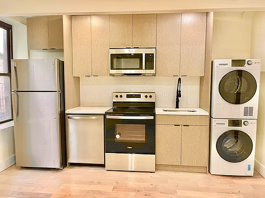 Rented by Century 21 Premier  | media 2