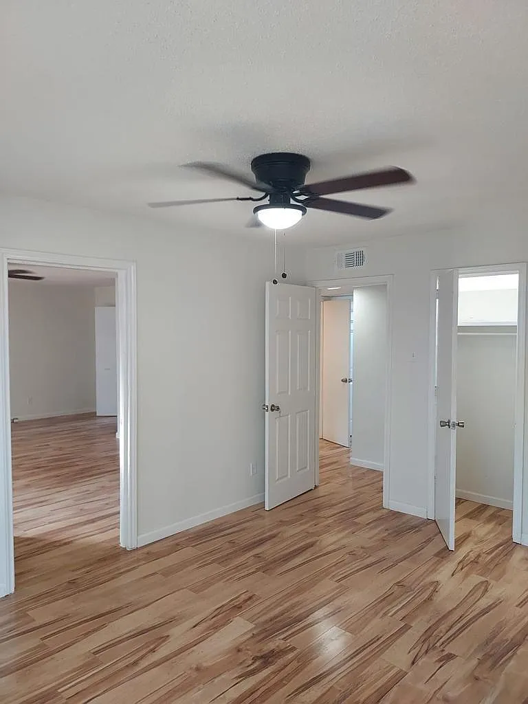 2 bed, 1044 sqft, $1,595 — Photo 3