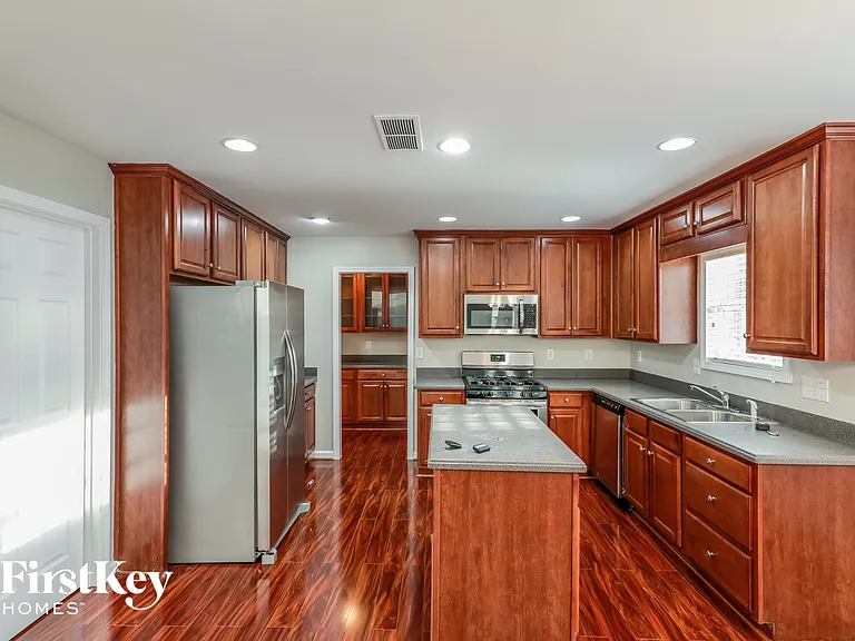 1528 Park Knoll Trl — Photo 5