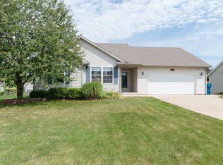 2962 Meadowcroft Ln, Kalamazoo, MI 49004