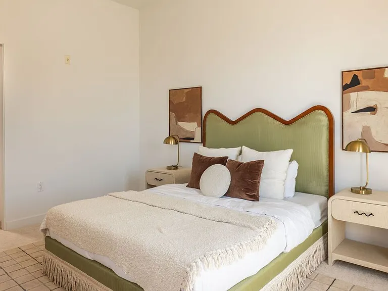 855 N Croft Ave #Penthouse 4 — Photo 24