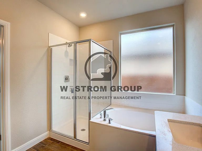 820 Greenford Mnr — Photo 26
