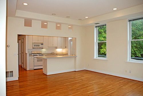 3rd image of 334 Kilgour St #2