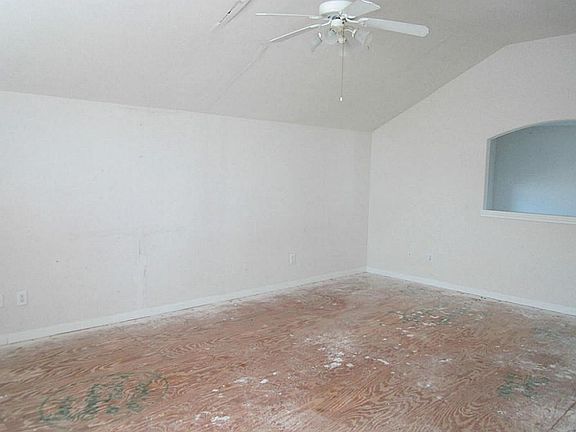 5th image of 621 Pelican Harbour Dr