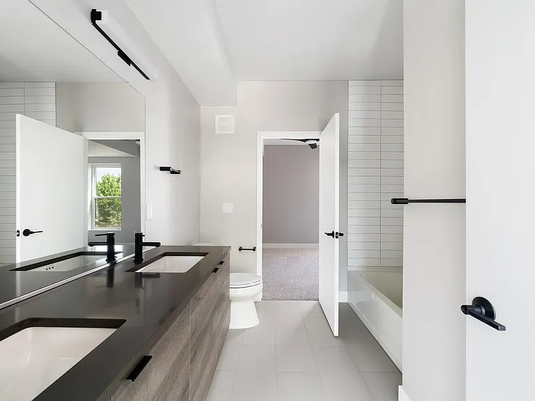 Jack and Jill En Suite