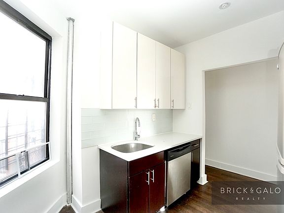 3rd image of 432 W 163rd St APT 5