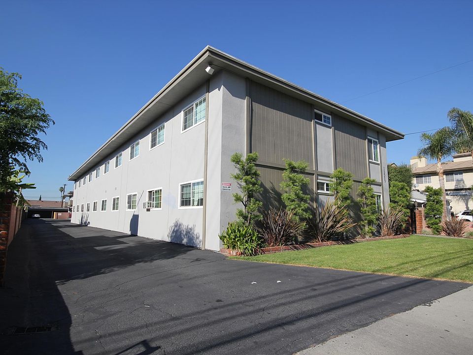 BEAUTIFULL 15 UNIT BUILDING WITH 24 HR VIDEO SECURITY, ON SITE PARKING AND LAUNDRY!