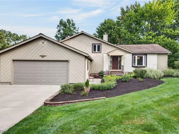 9083 Terrace Park Dr, Mentor, OH 44060
