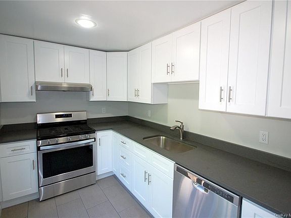 3rd image of 221 Jensen Ave #1