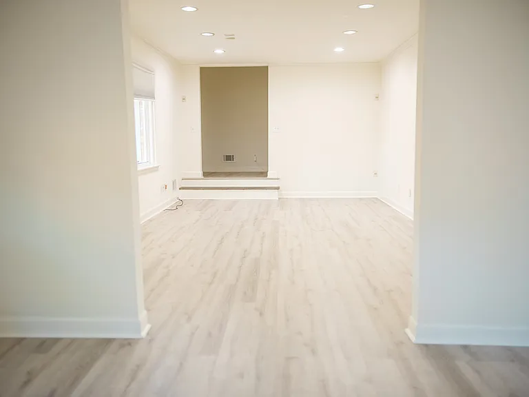 2423 Merry Wood Rd — Photo 20