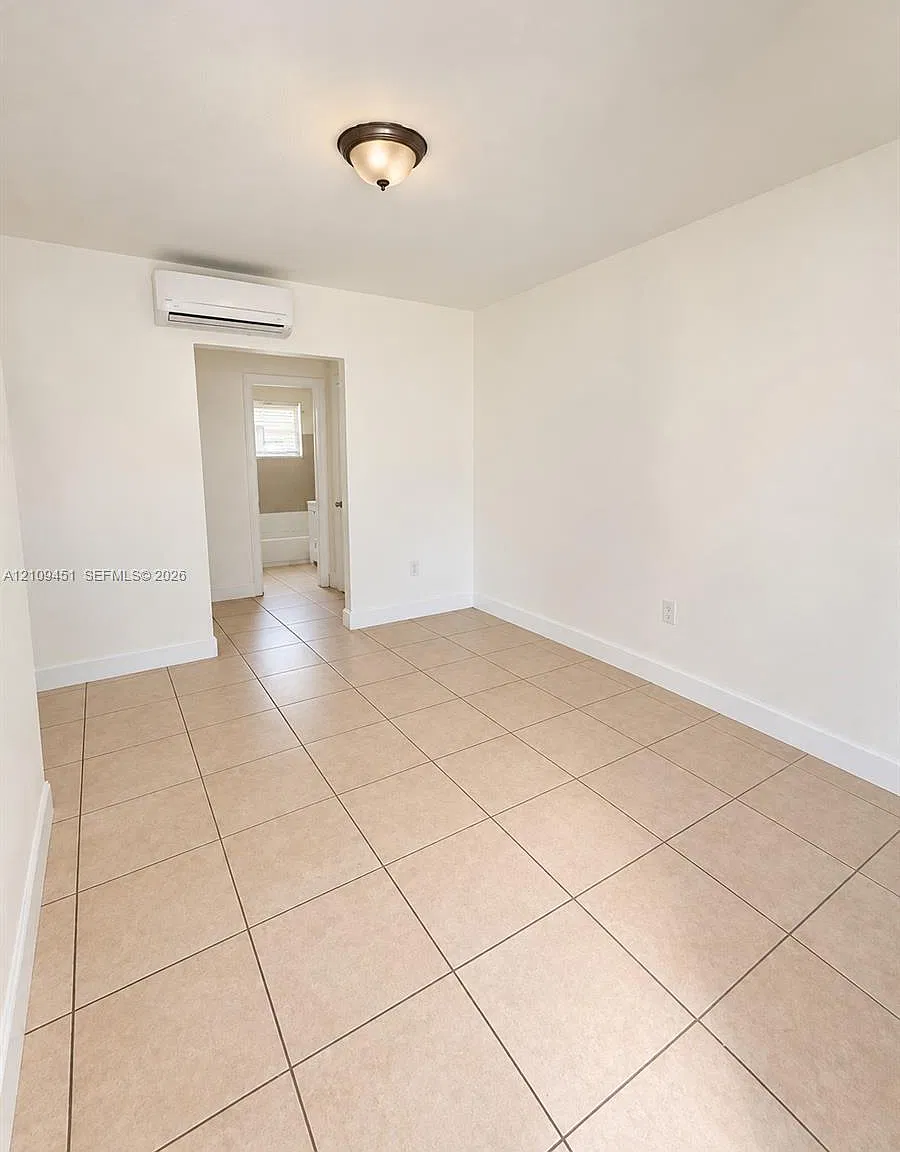Plat No 1 Opa Locka — Photo 1