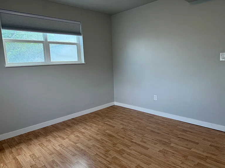 204 Hillcrest Dr — Photo 32