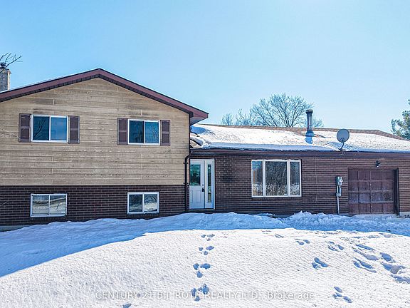 3rd image of 374 Monck Rd