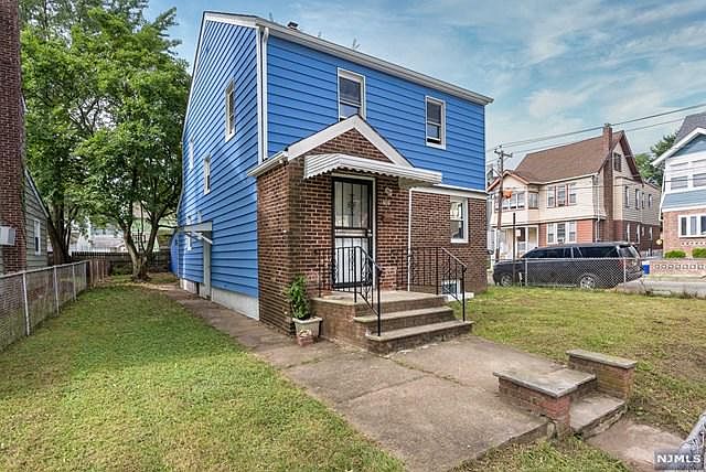 1st image of 240 Hansbury Ave #242