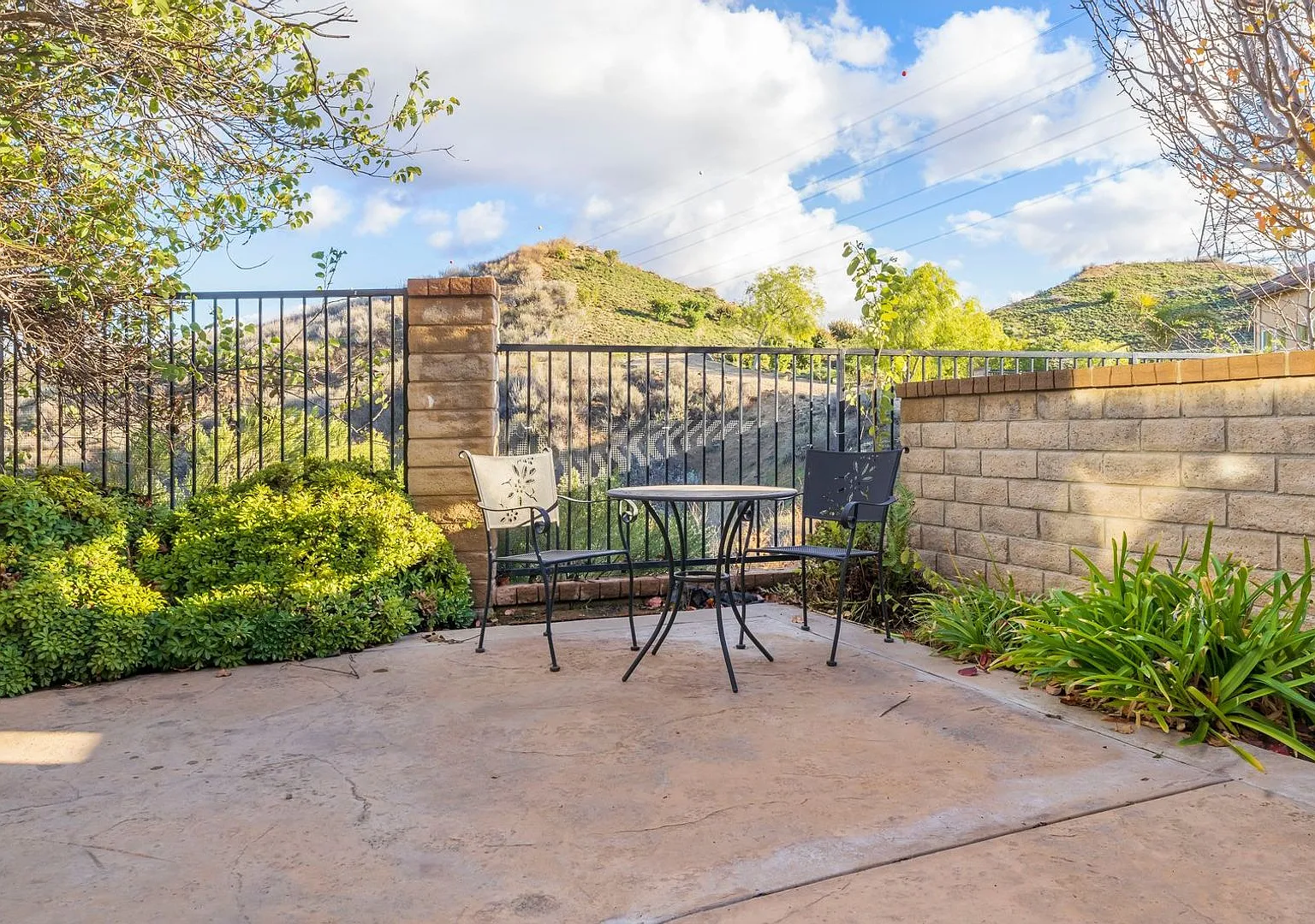 4 Bedroom, 3 Bath, Plus Office, Pool Home with View! — Photo 3