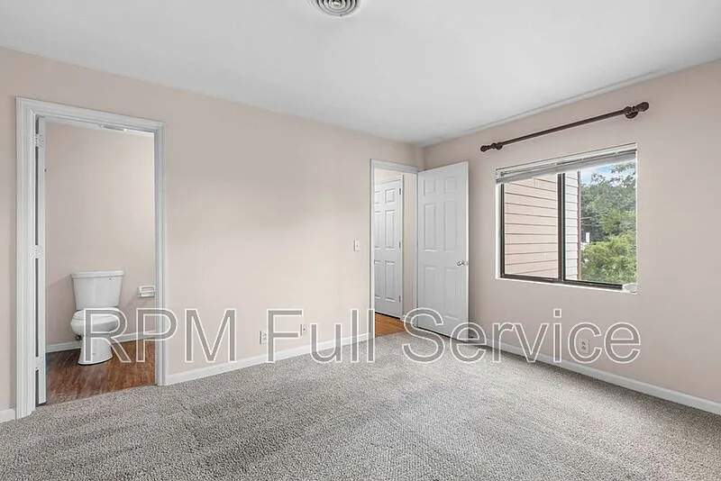 2 bed, 2.0 bath, 1056 sqft, $1,495 — Photo 3