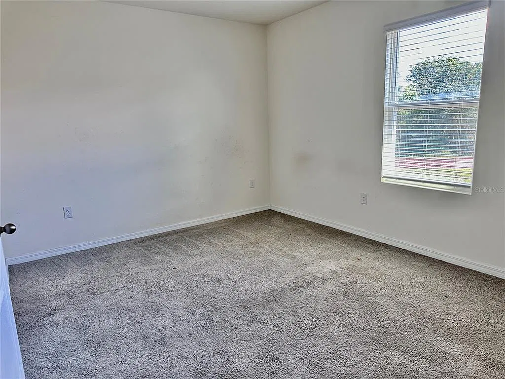 3 bed, 2.5 bath, 1660 sqft, $1,900 — Photo 3