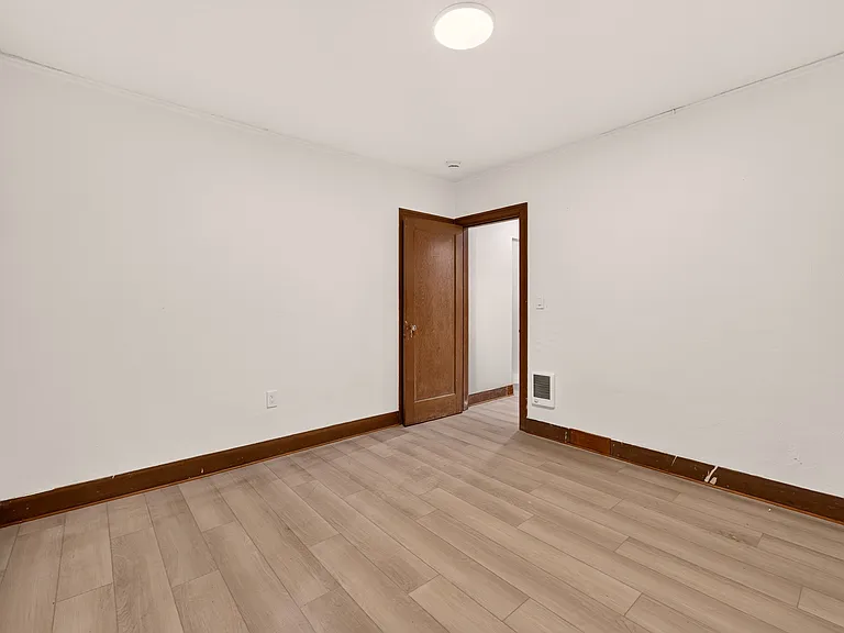 1920 11th Ave W #A — Photo 14