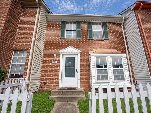 3rd image of 705 Glenshire Dr #1