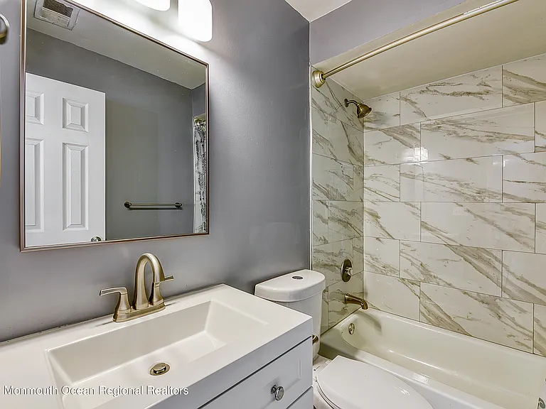 45 Tulip Ln — Photo 11