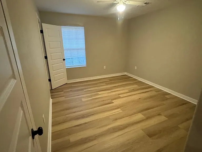 3802 Hollis Dr — Photo 11