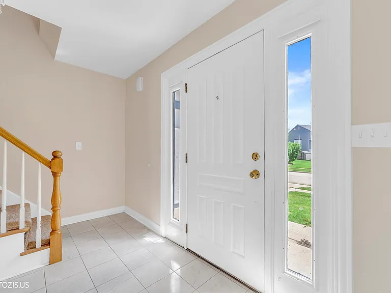 1906 Armwood Ln — Photo 2