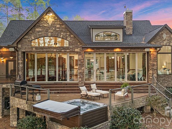 4th image of 901 Sunset Pointe Dr