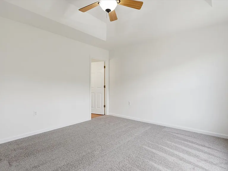 32 Mabel Ln — Photo 25