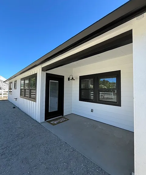 8563 Santa Rosa Ave — Photo 12