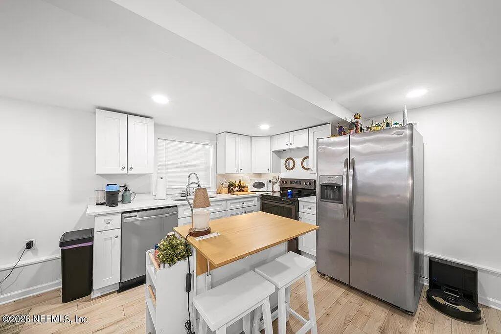 2 bed, 1.0 bath, 756 sqft, $2,500 — Photo 2