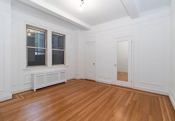 5th image of 310 W 72nd St #1E