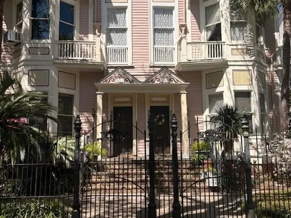 3219 Prytania St #A, New Orleans, LA 70115