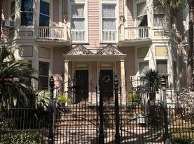 3219 Prytania St, New Orleans, LA