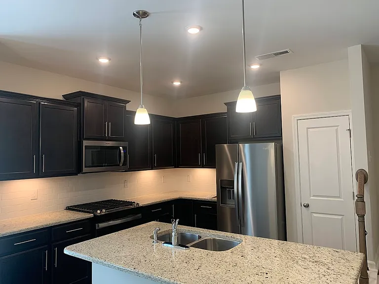 1614 Glacier Dr — Photo 8
