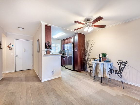 4th image of 21520 Burbank Blvd APT 216