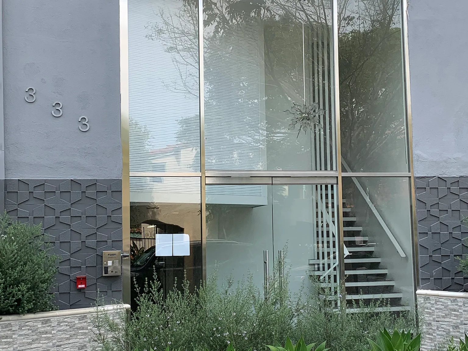 Live The Beverly Hills Lifestyle Today — Photo 2