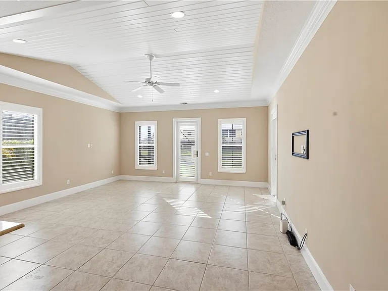 2030 Bridgepointe Cir #112 — Photo 9