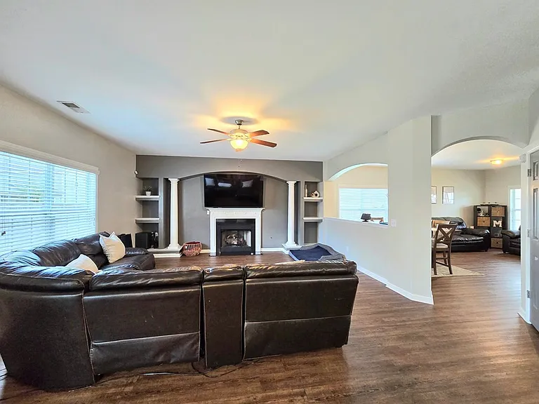 525 Batty Way — Photo 7