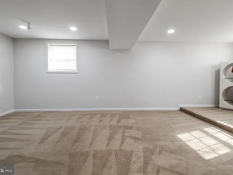 7602 Mezmer Ln — Photo 15