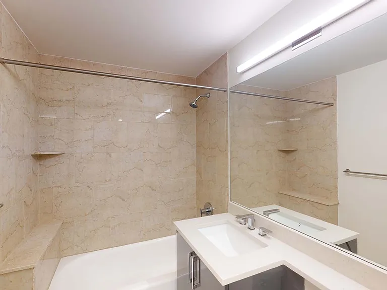 10 Hanover Square — Photo 129