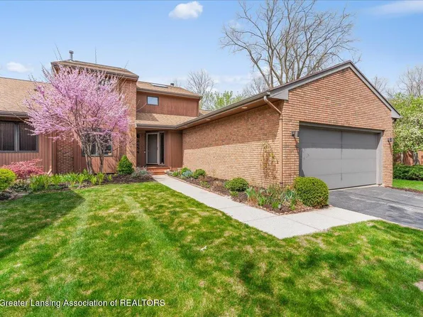 2454 Emerald Lake Dr, East Lansing, MI 48823
