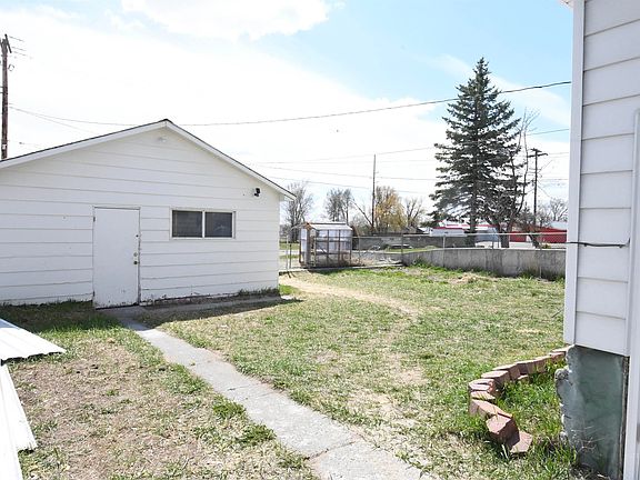 3rd image of 238 W Main St