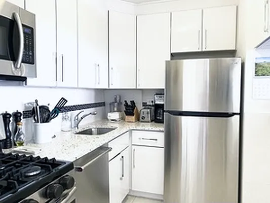 Rented by Compass | media 13