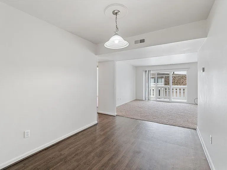 Country Club Park Apartments (320 S. Drake LLC) — Photo 43